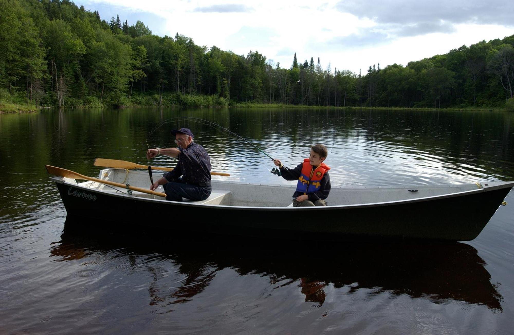 Auberge Du Lac-A-L'Eau-Claire Saint-Alexis-des-Monts Buitenkant foto