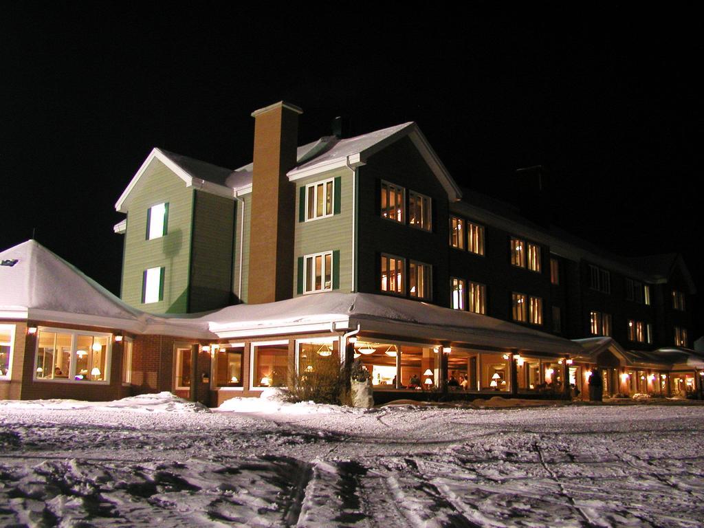 Auberge Du Lac-A-L'Eau-Claire Saint-Alexis-des-Monts Buitenkant foto