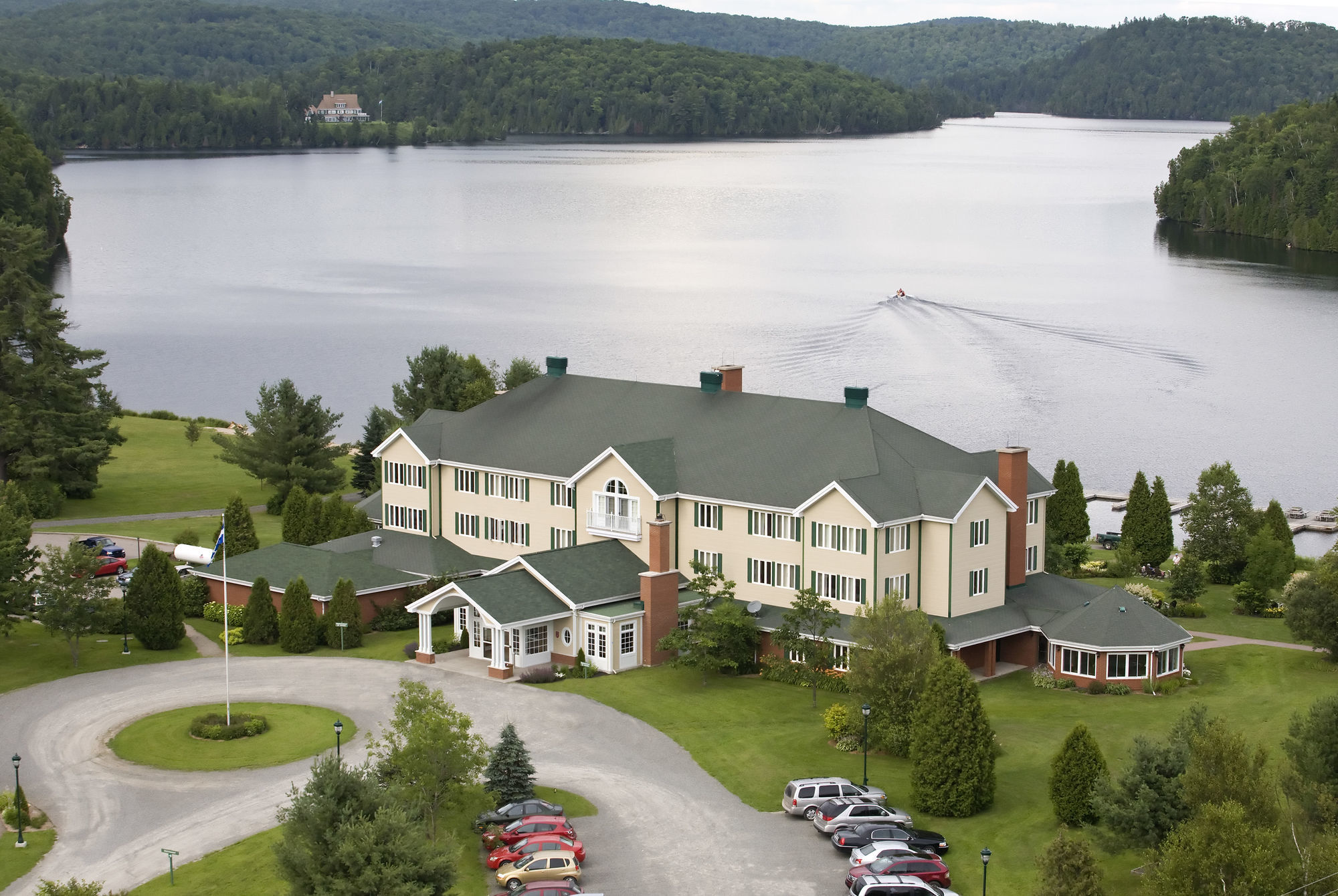 Auberge Du Lac-A-L'Eau-Claire Saint-Alexis-des-Monts Buitenkant foto